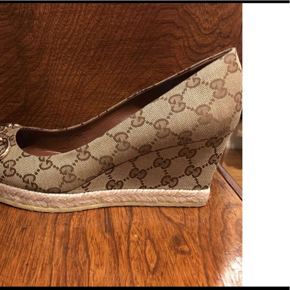 Gucci 👠 - Picture 4 of 6